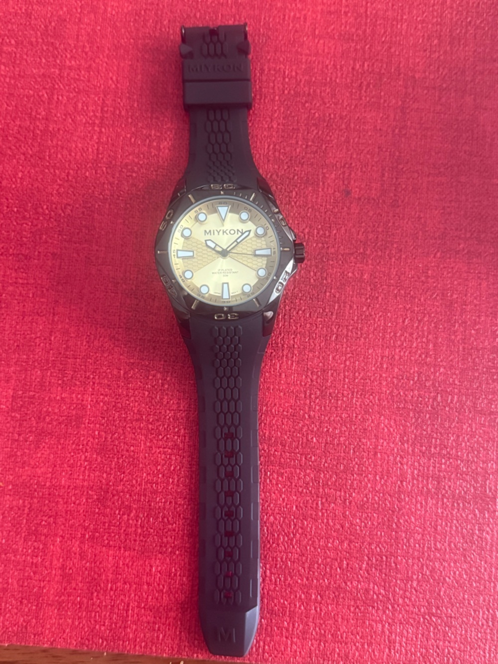 Men's Black Silicone Strap Watch with Champagne Dial